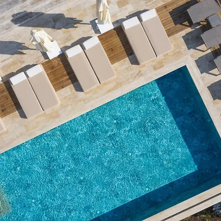 Nixie & - Adult Only