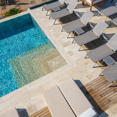 Nixie & - Adult Only 5* 얄리카베크