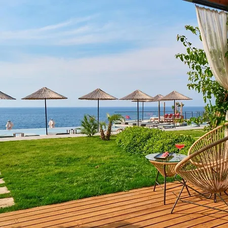 Nixie & - Adult Only